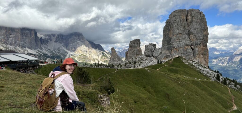 widok na Cinque Torri w Dolomitach