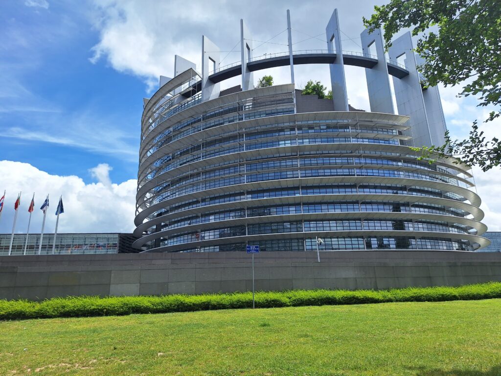 Budynek Parlamentu Europejskiego w Strasburgu